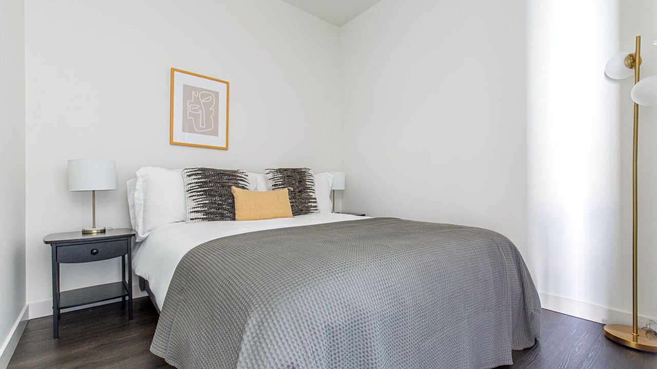 Photo of Bedroom in Broadway