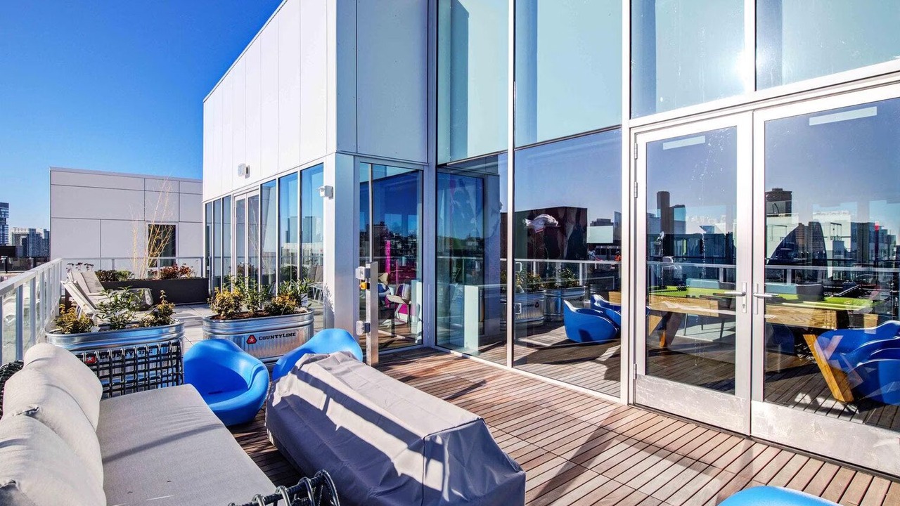 Photo of Patio Balcony in Broadway