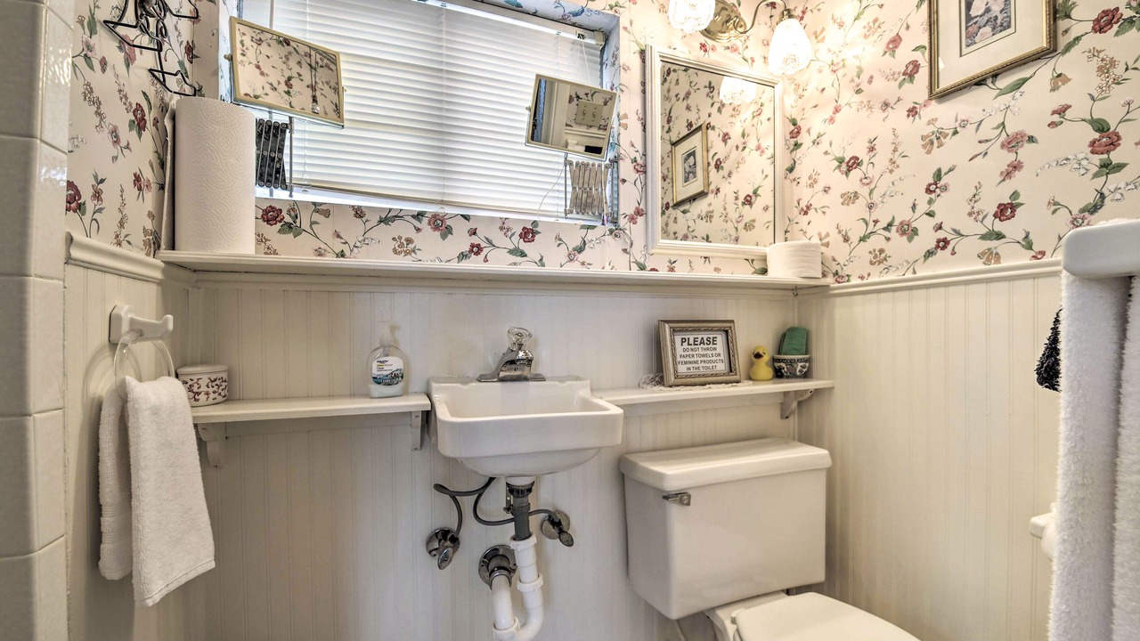 Photo of Bathroom in Glen Rose