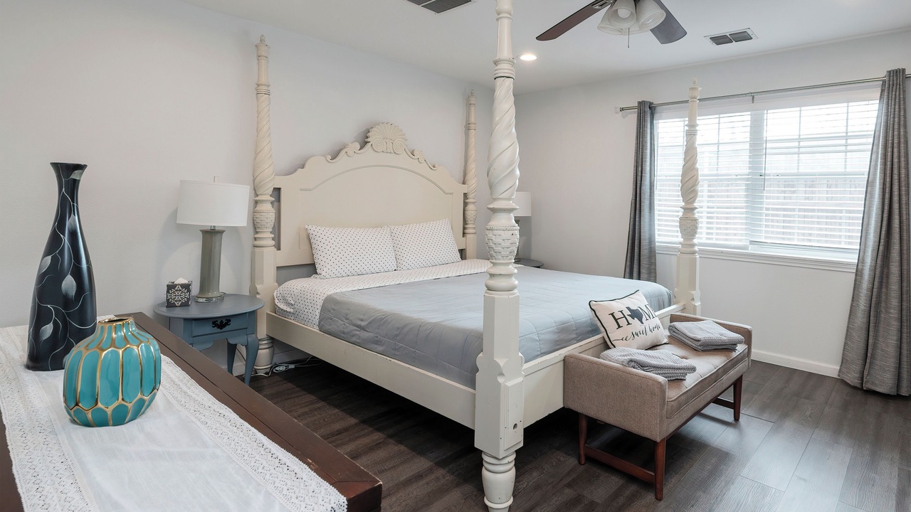 Photo of Bedroom in Grand Prairie