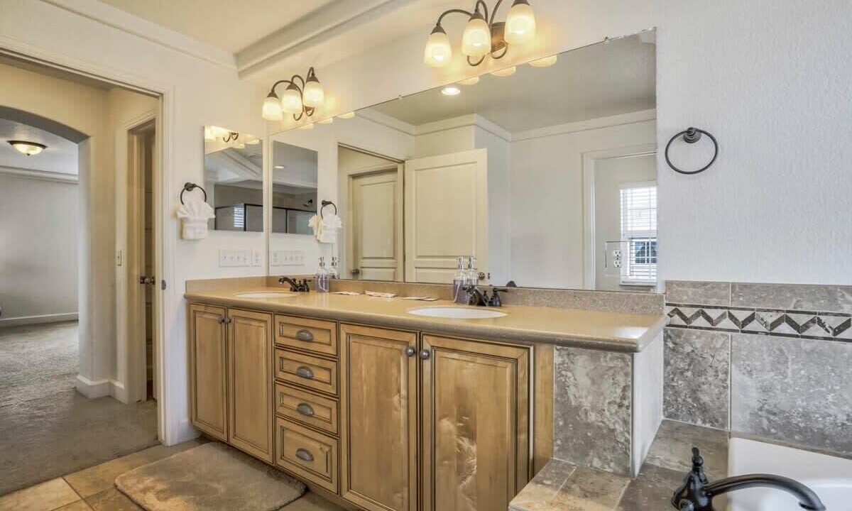 Photo of Bathroom in Peyton