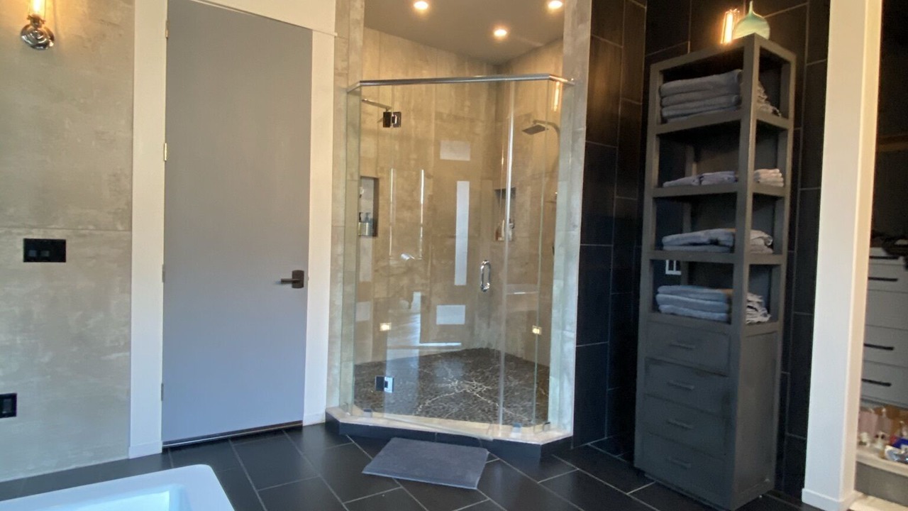 Photo of Bathroom in Downtown Oklahoma City