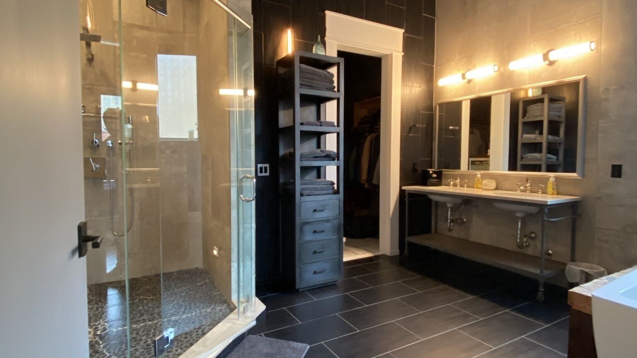 Photo of Bathroom in Downtown Oklahoma City