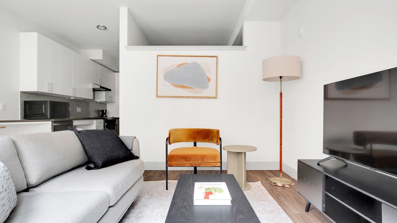 Photo of Livingroom in West Bellevue