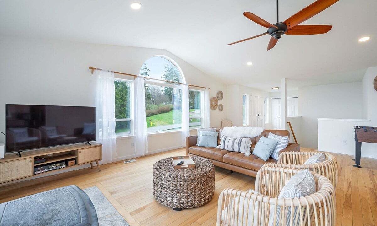 Photo of Livingroom in Oak Harbor