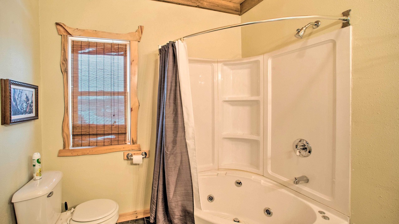 Photo of Bathroom in Putnam County