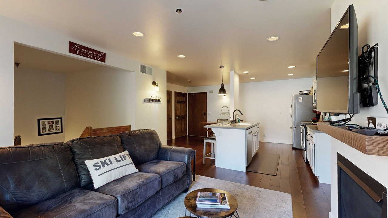 Photo of Livingroom in North Park City