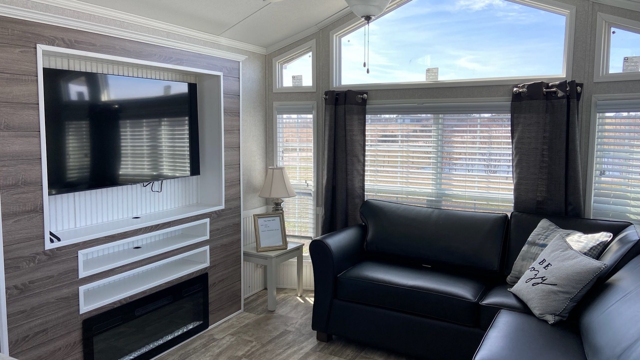 Photo of Livingroom in Wayne County