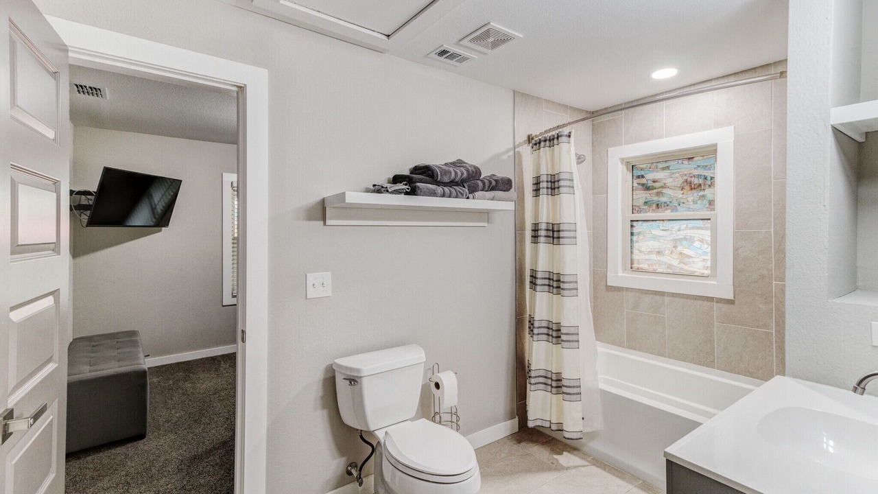 Photo of Bathroom in Central Arlington