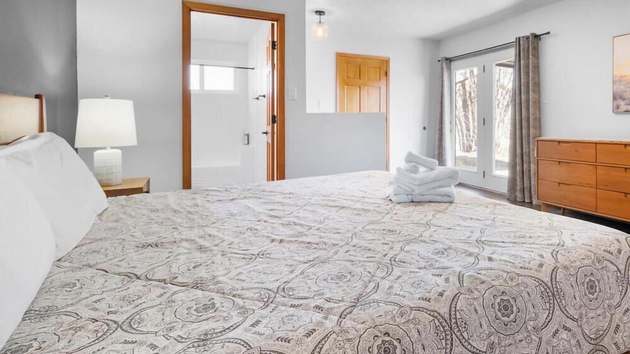 Photo of Bedroom in Alamedan Valley