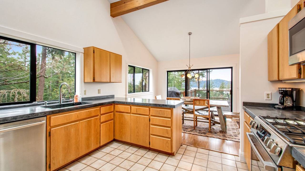 Photo of Kitchen in Eastsound