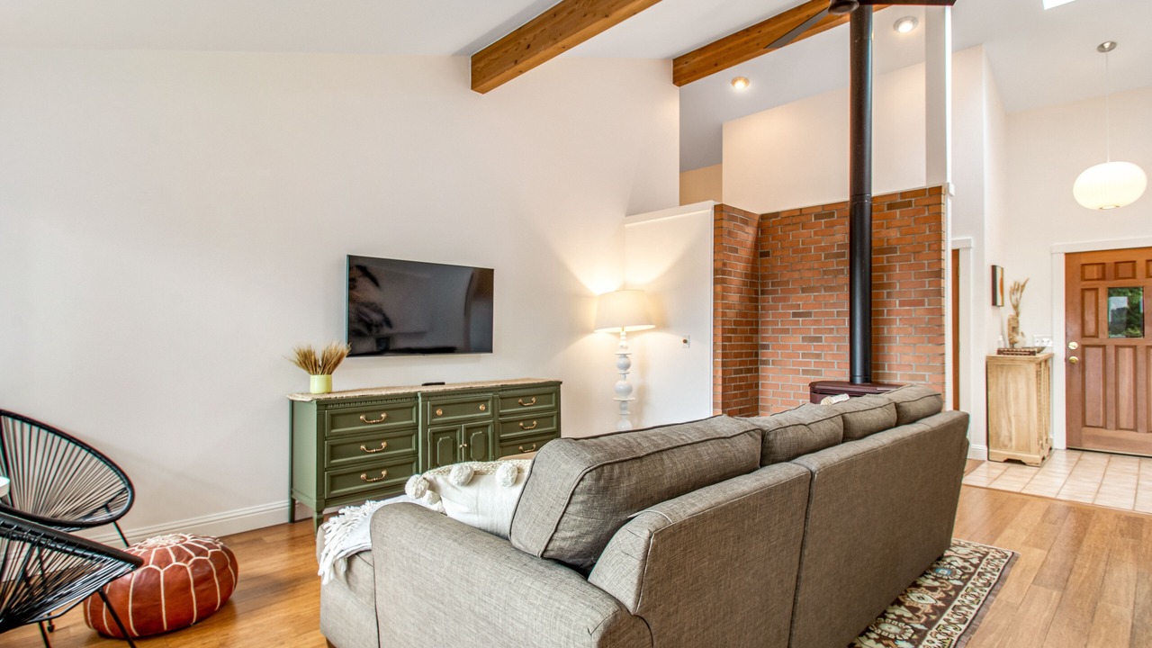 Photo of Livingroom in Eastsound