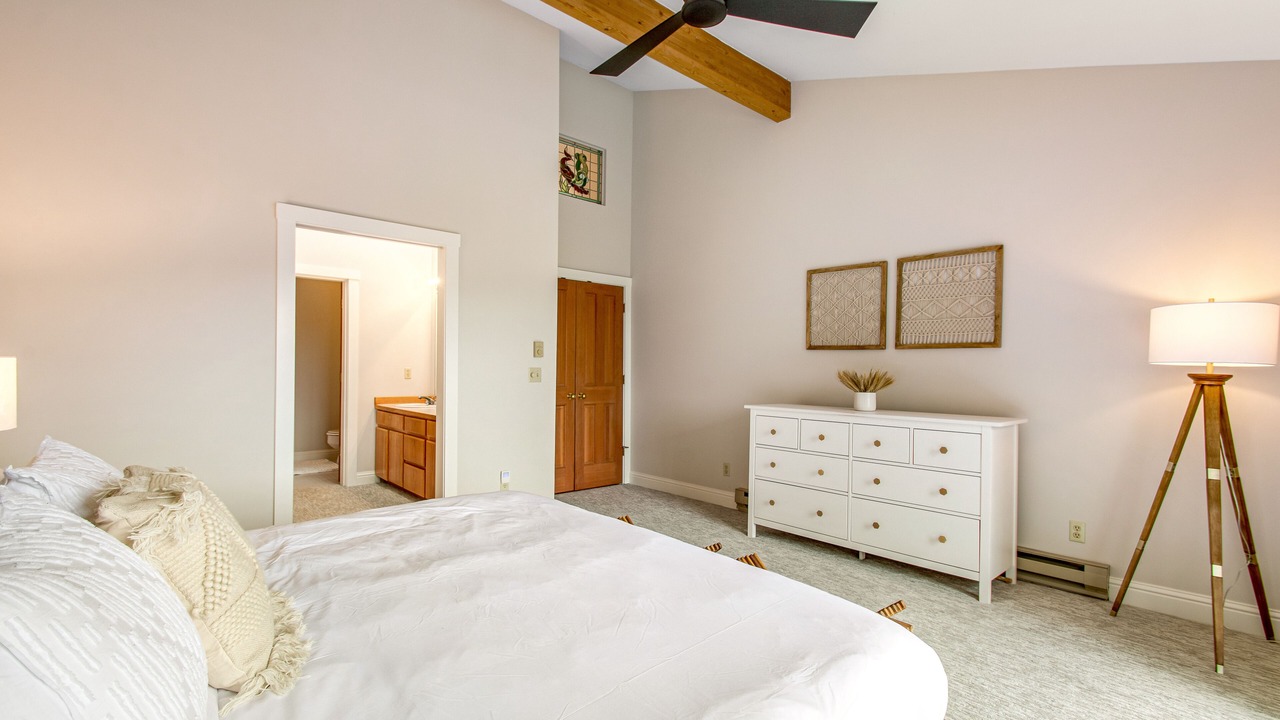 Photo of Bedroom in Eastsound