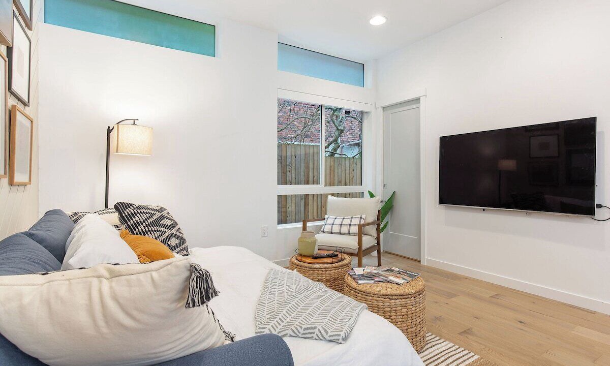 Photo of Bedroom in Broadway