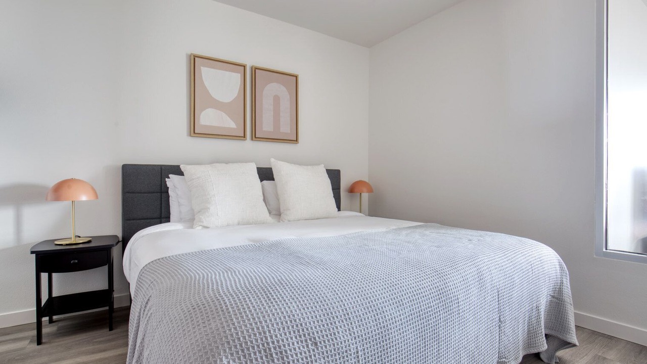 Photo of Bedroom in Broadway