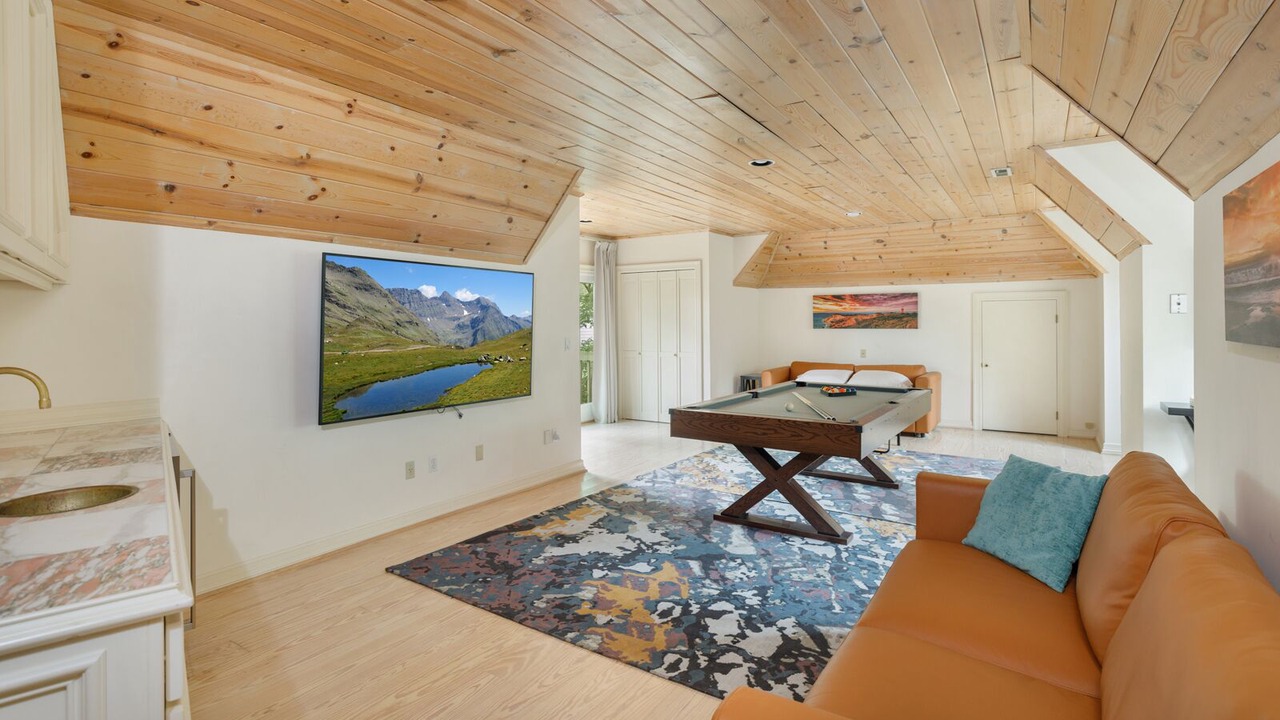 Photo of Livingroom in Mercer Island
