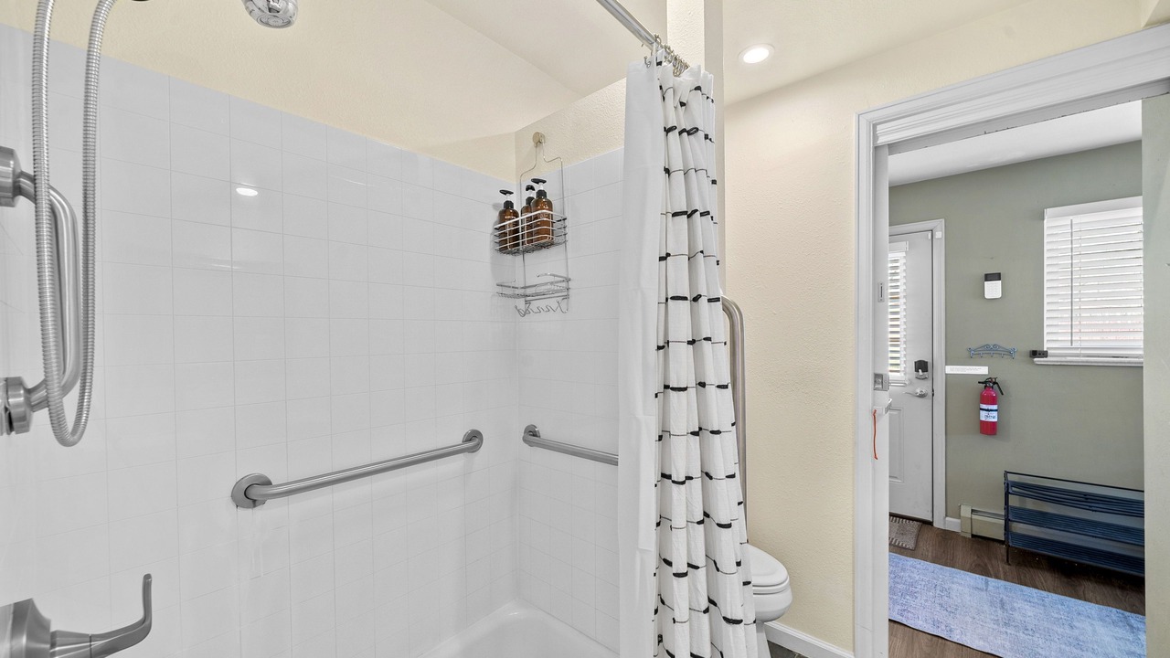 Photo of Bathroom in Lamar Heights Area