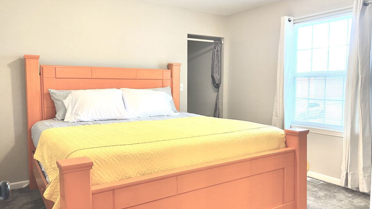 Photo of Bedroom in Maryville