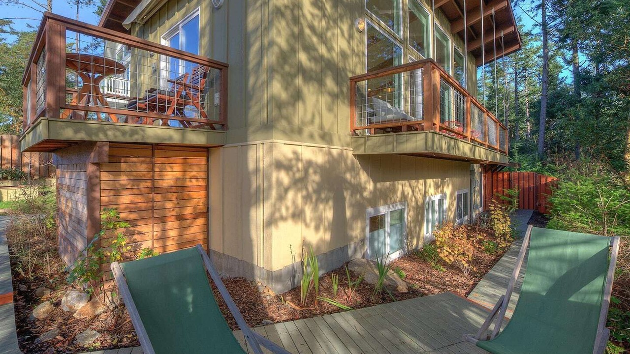 Photo of Patio Balcony in Eastsound