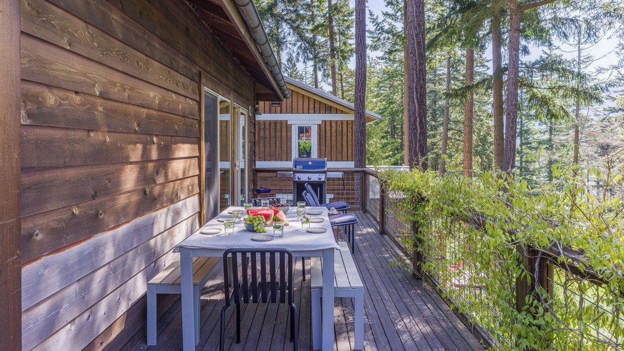Photo of Patio Balcony in Eastsound