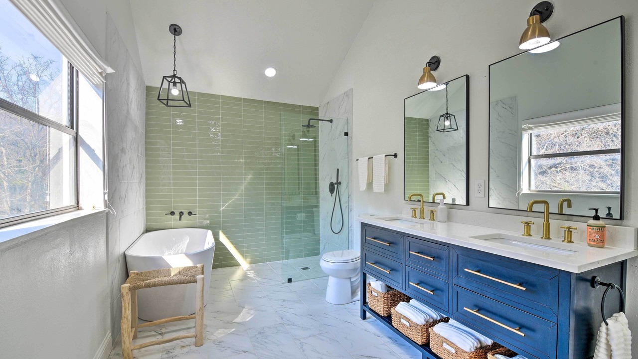 Photo of Bathroom in Gordon