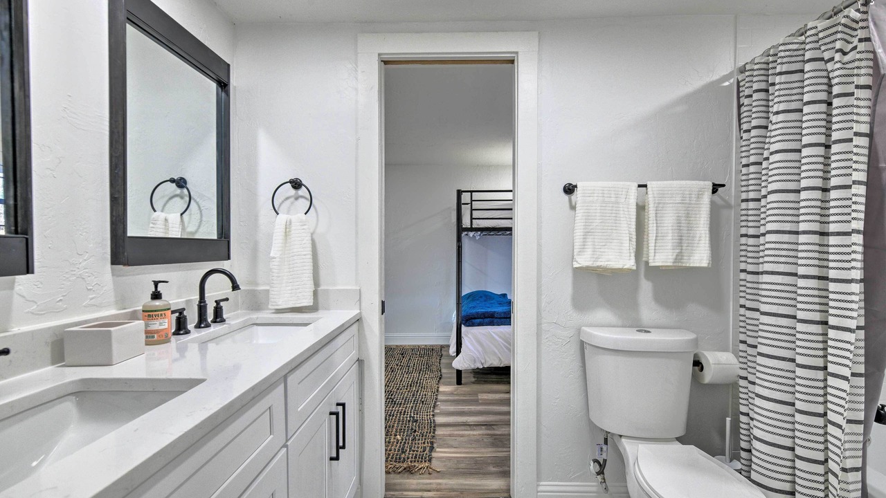 Photo of Bathroom in Gordon