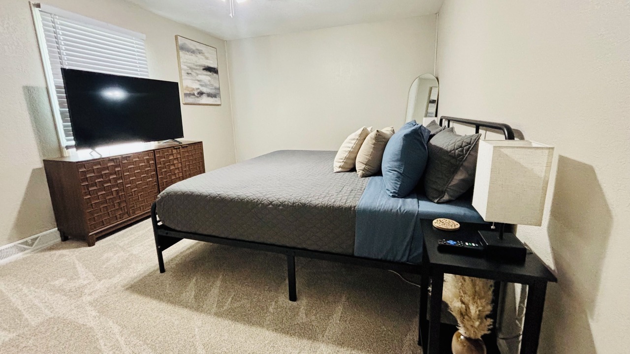 Photo of Bedroom in Platte Woods