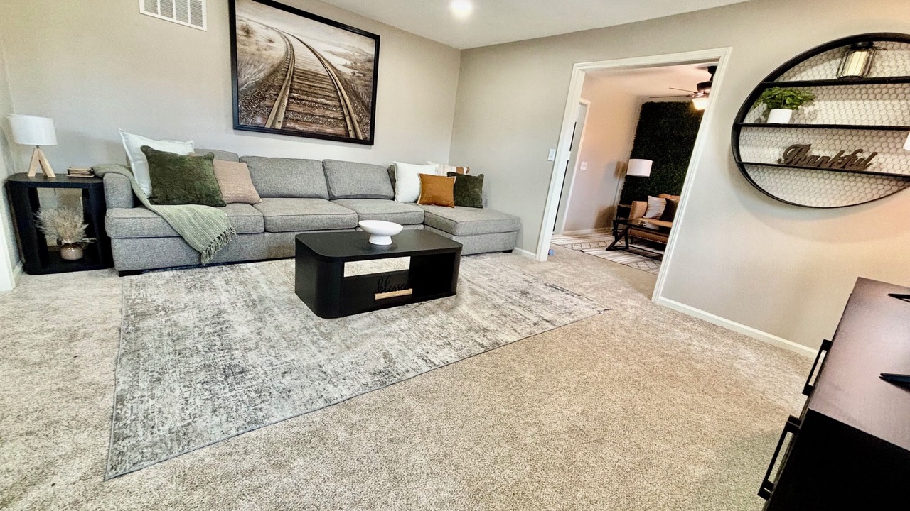 Photo of Livingroom in Platte Woods