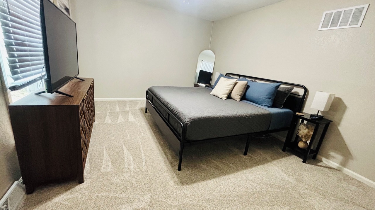 Photo of Bedroom in Platte Woods