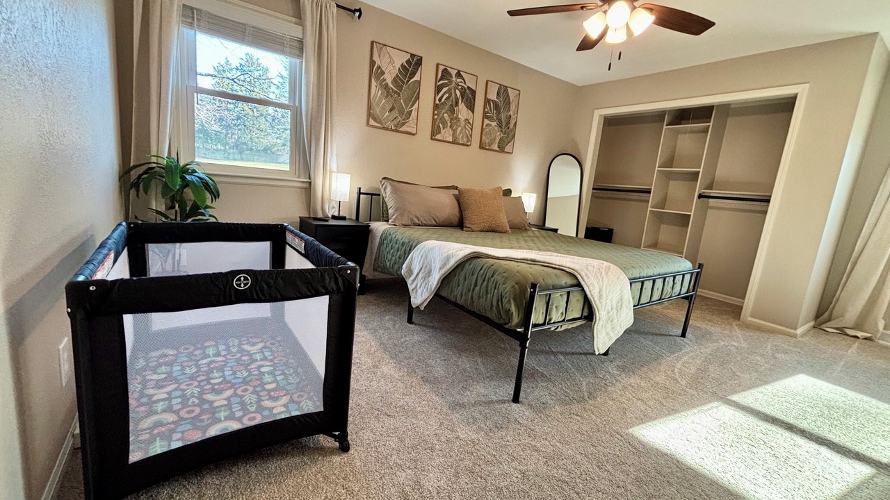 Photo of Bedroom in Platte Woods