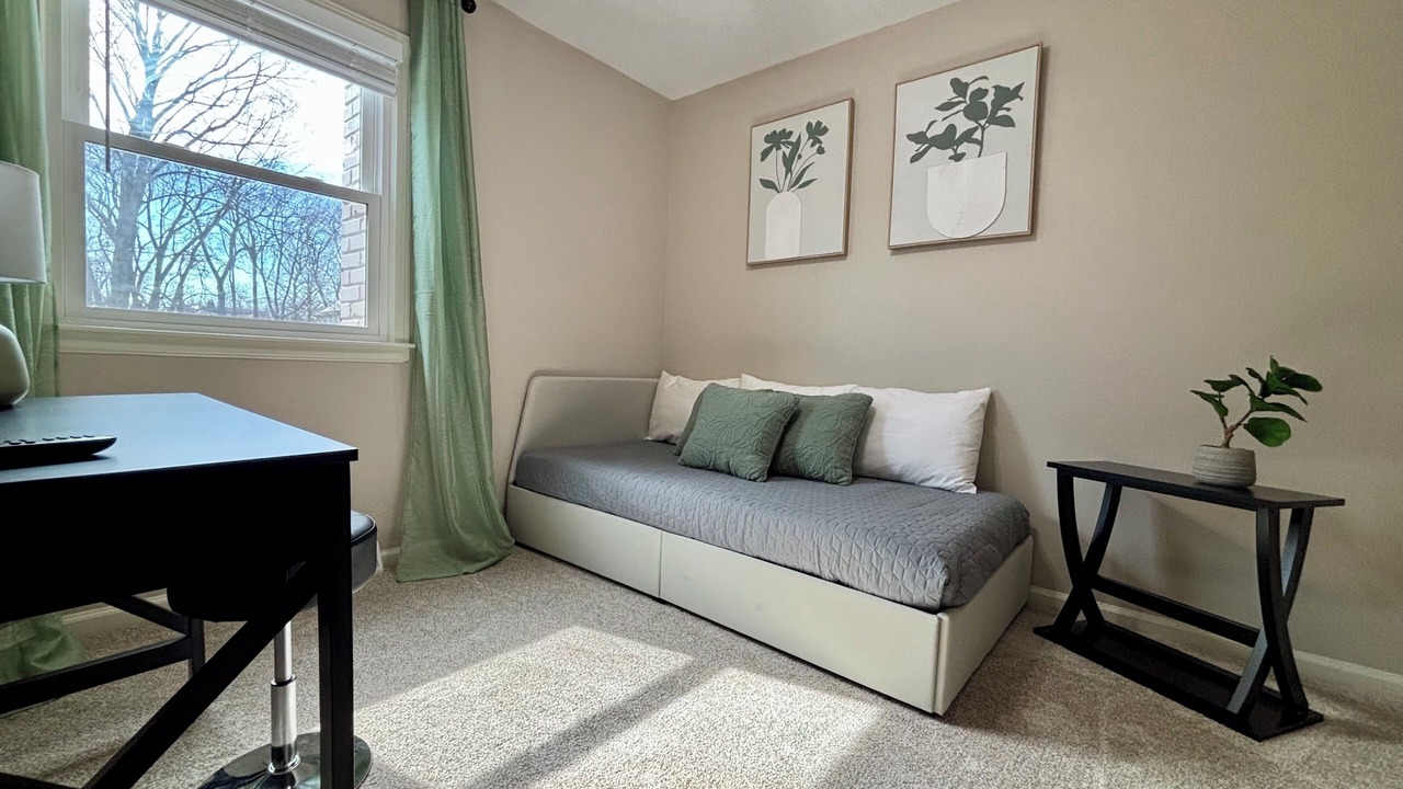 Photo of Livingroom in Platte Woods