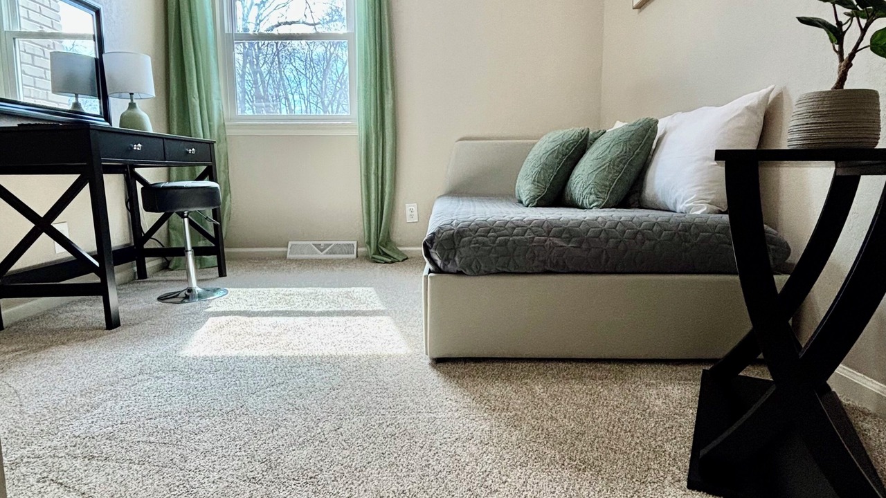 Photo of Livingroom in Platte Woods