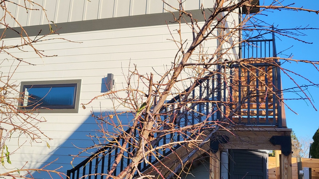 Photo of Outdoor in Sunland Estates