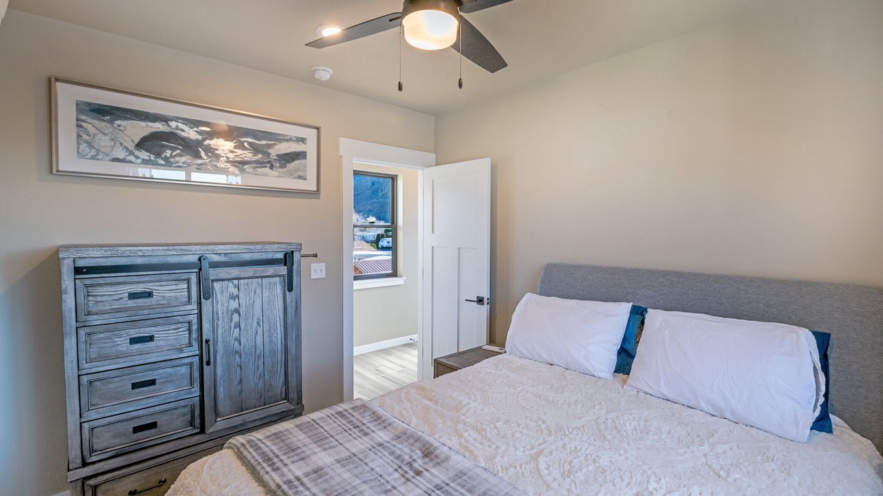 Photo of Bedroom in Sunland Estates