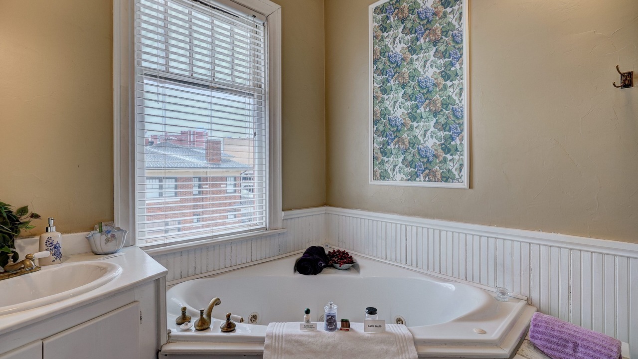 Photo of Bathroom in Midtown