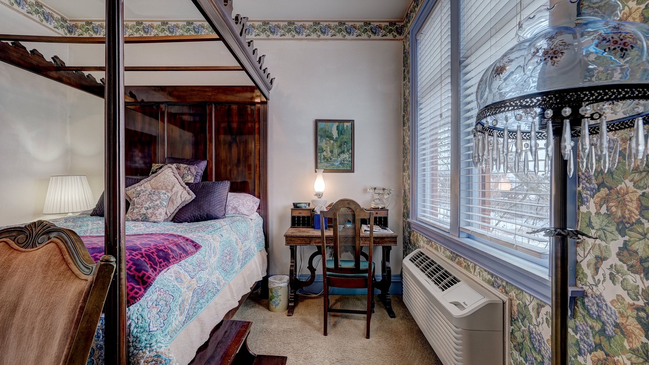 Photo of Bedroom in Midtown