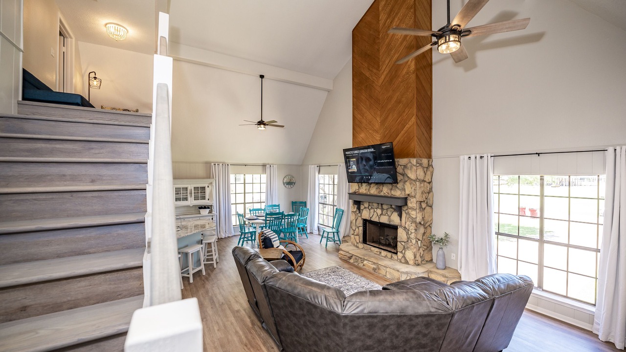 Photo of Livingroom in Cedar Lane