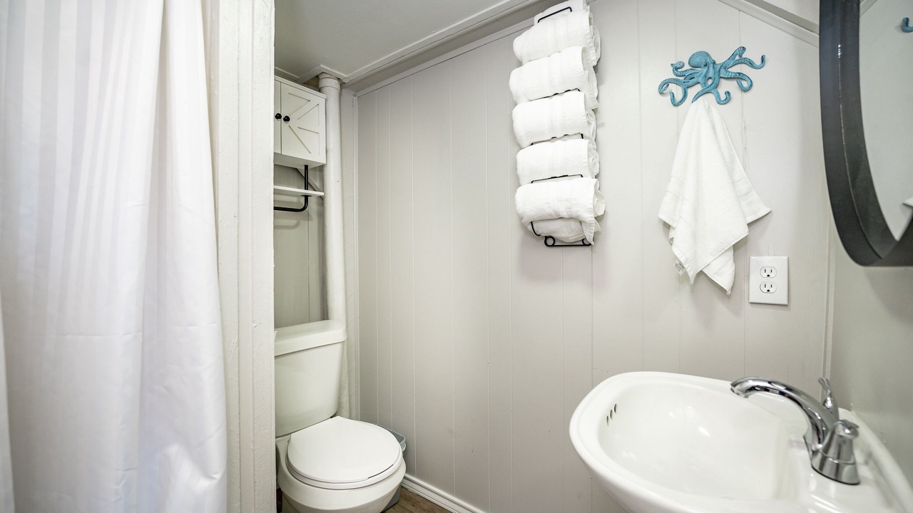 Photo of Bathroom in Cedar Lane