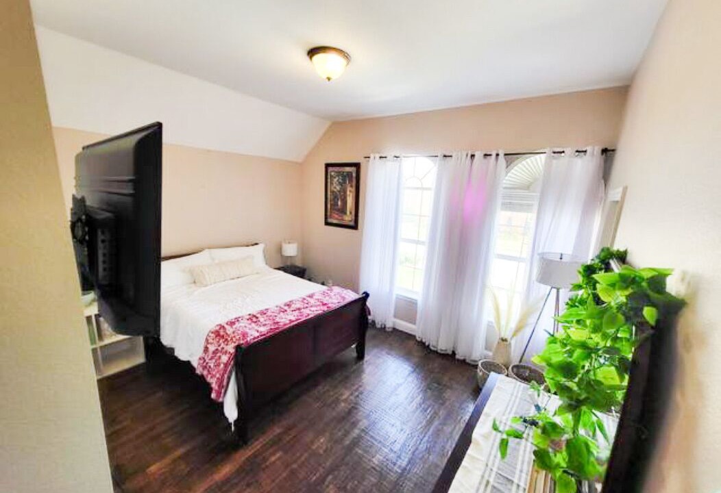 Photo of Bedroom in Northwest Carrollton