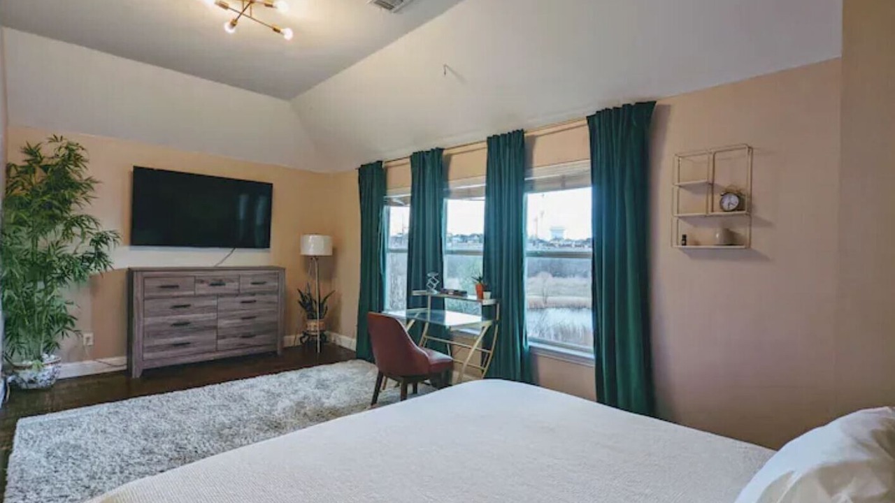 Photo of Bedroom in Northwest Carrollton