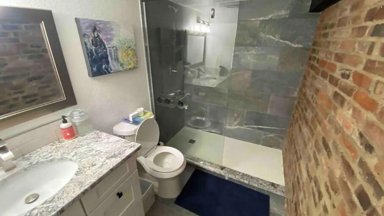 Photo of Bathroom in Platt Park
