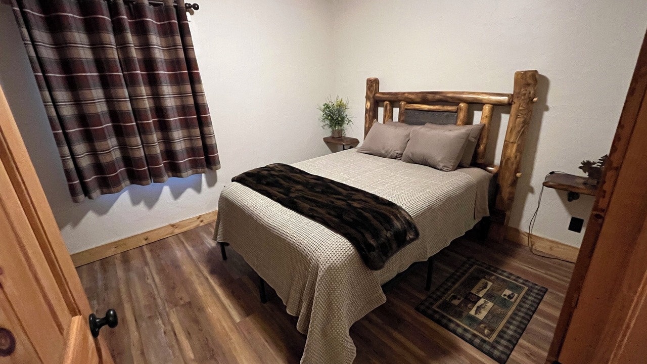 Photo of Bedroom in Woods Landing-Jelm