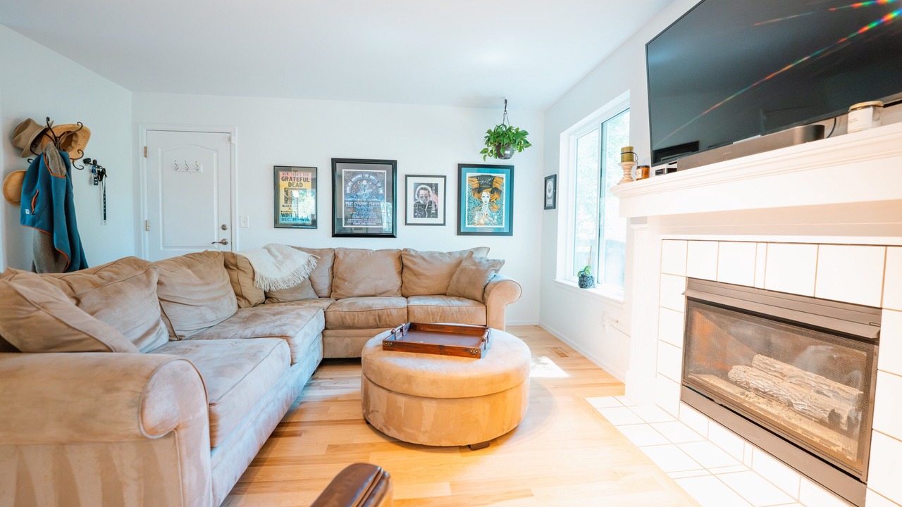 Photo of Livingroom in Gunbarrel