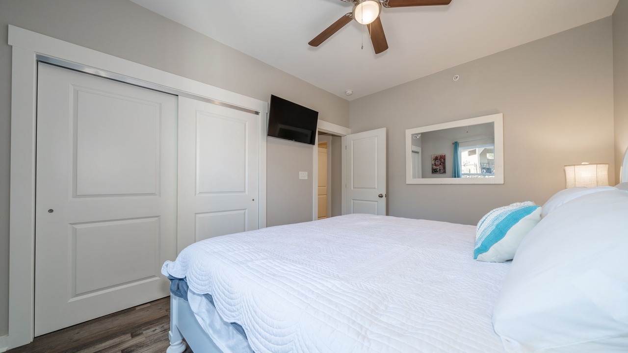 Photo of Bedroom in Lake Hamilton