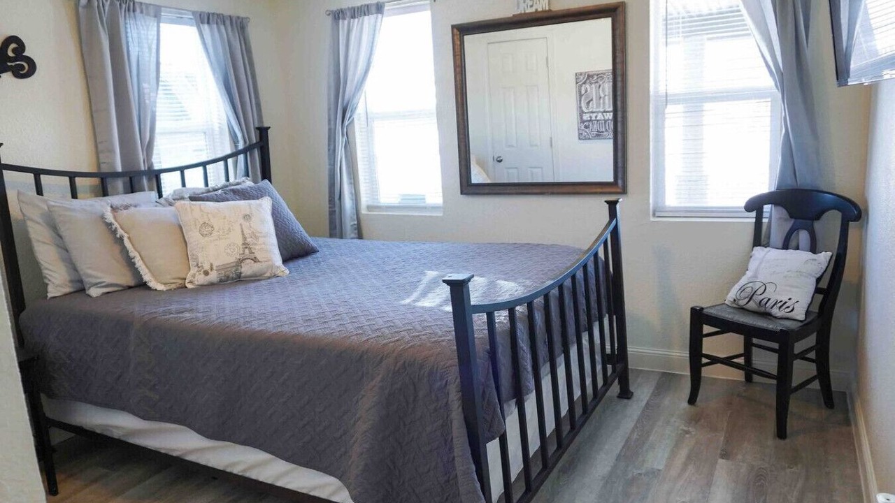 Photo of Bedroom in Berkley