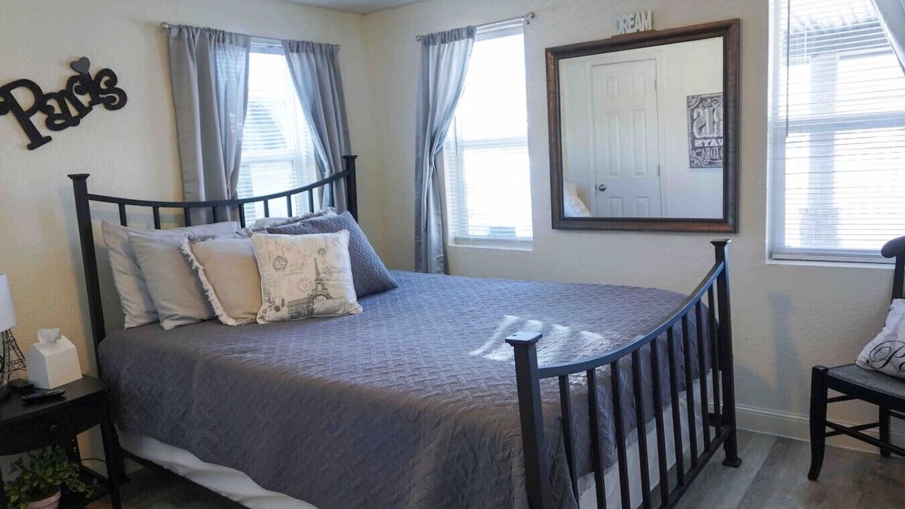 Photo of Bedroom in Berkley