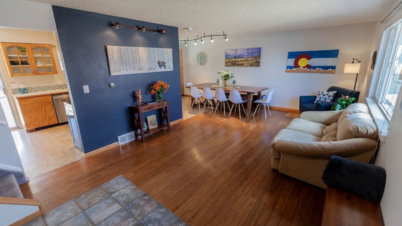 Photo of Livingroom in North Central Westminster