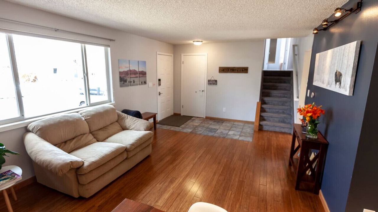 Photo of Livingroom in North Central Westminster