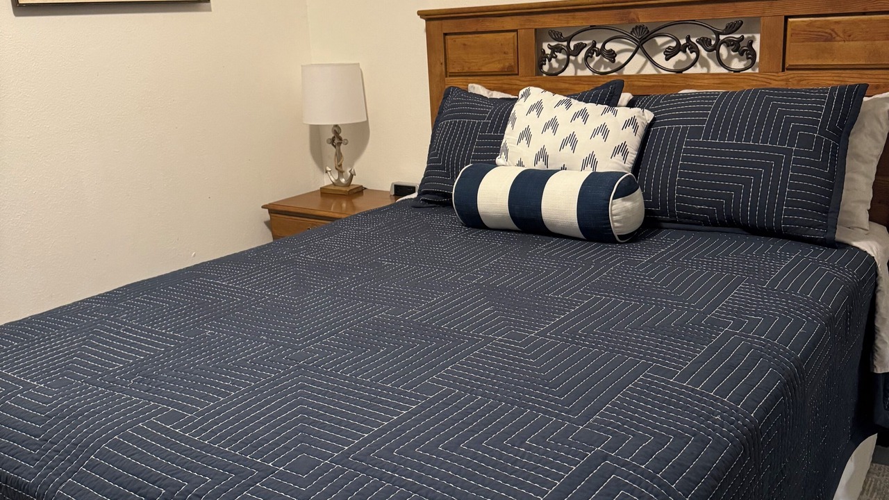 Photo of Bedroom in Palisades