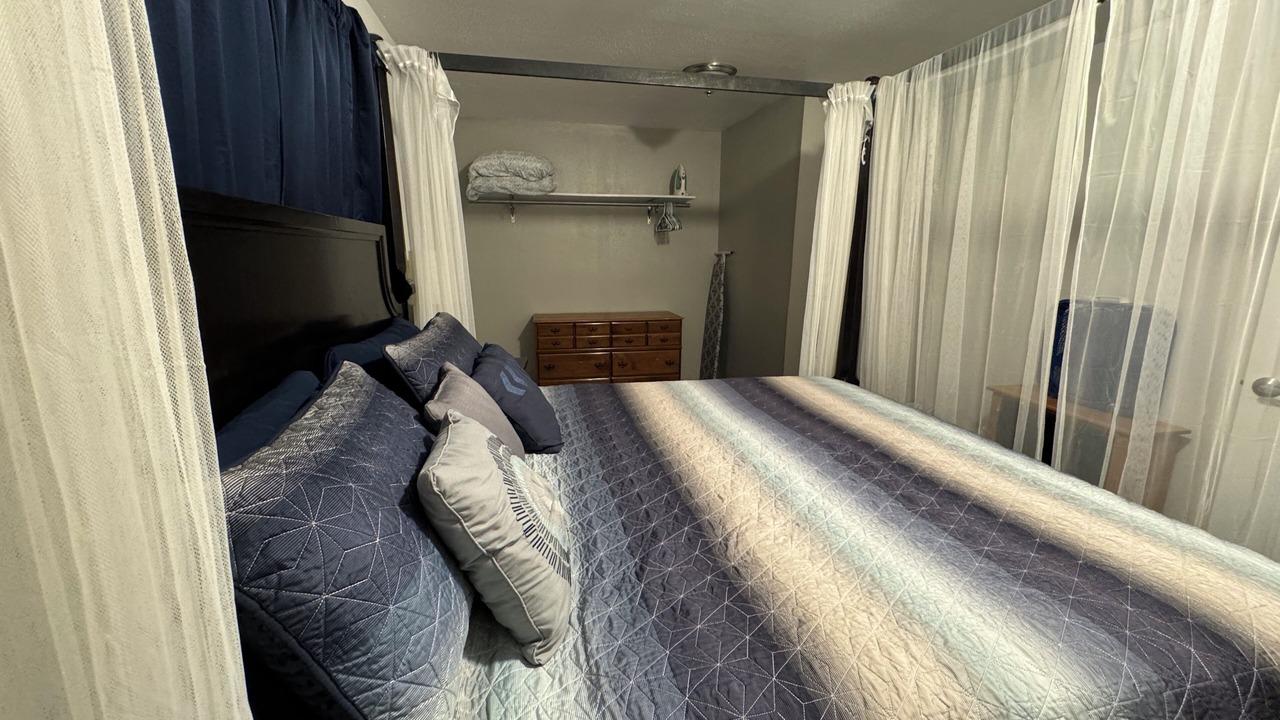 Photo of Bedroom in Palisades